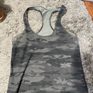 Lululemon camo tank 🍋